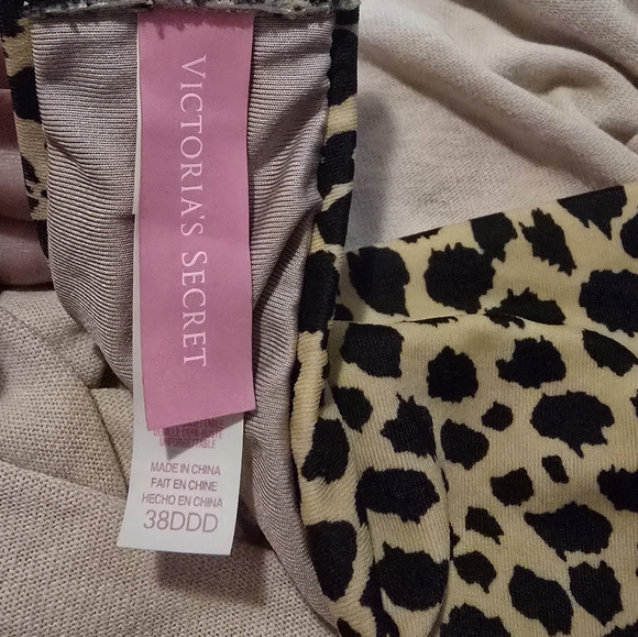 38DDD swim - Picture 2 of 11